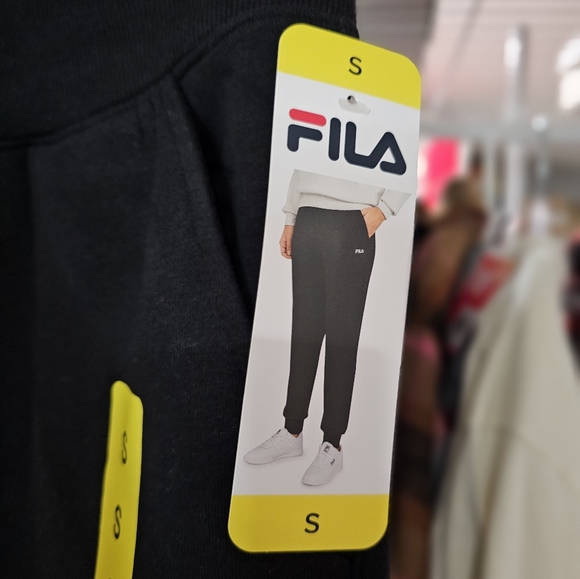 FILA FLEECE JOGGER PANTS WOMEN'S SIZE AVAILABLES BLACK - Picture 2 of 8